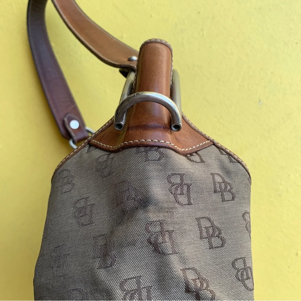 Dooney & Bourke classic vintage